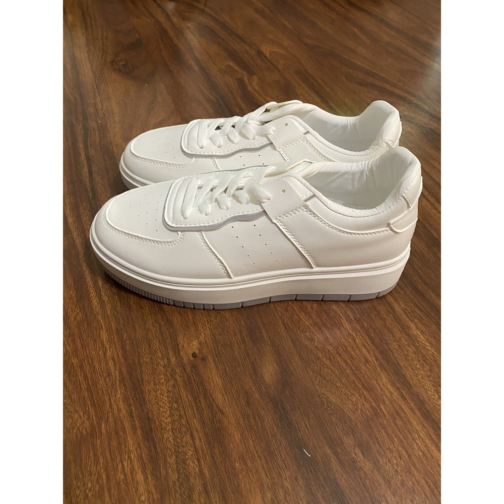 PrettyLittleThing NWT White Contrast Sole Chunky Platform Trainers US Size 10 - Picture 2 of 6